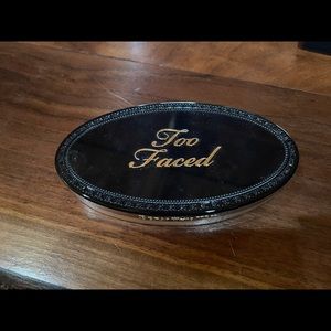 Too faced highlighter palette
